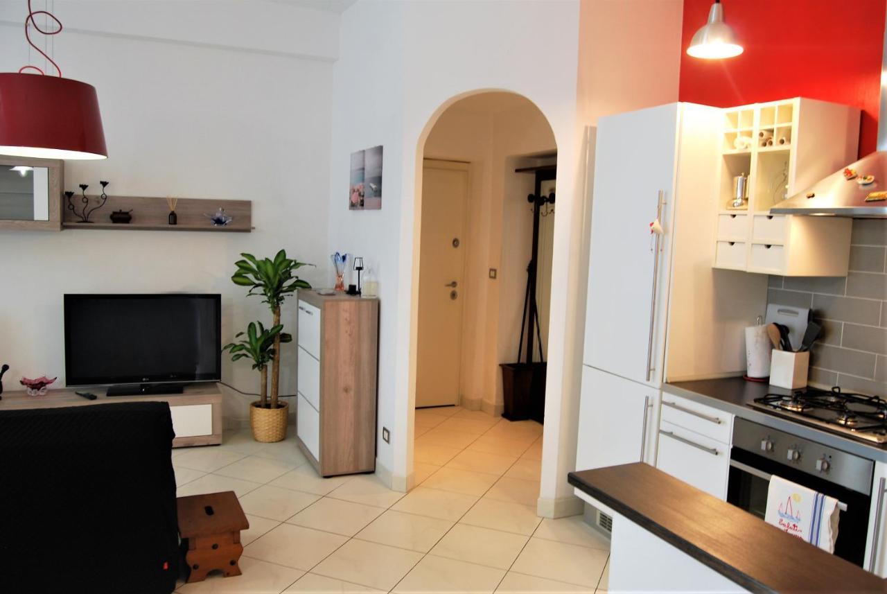 Costa Del Molo - Casa E Lavoro Apartment Vado Ligure Bagian luar foto