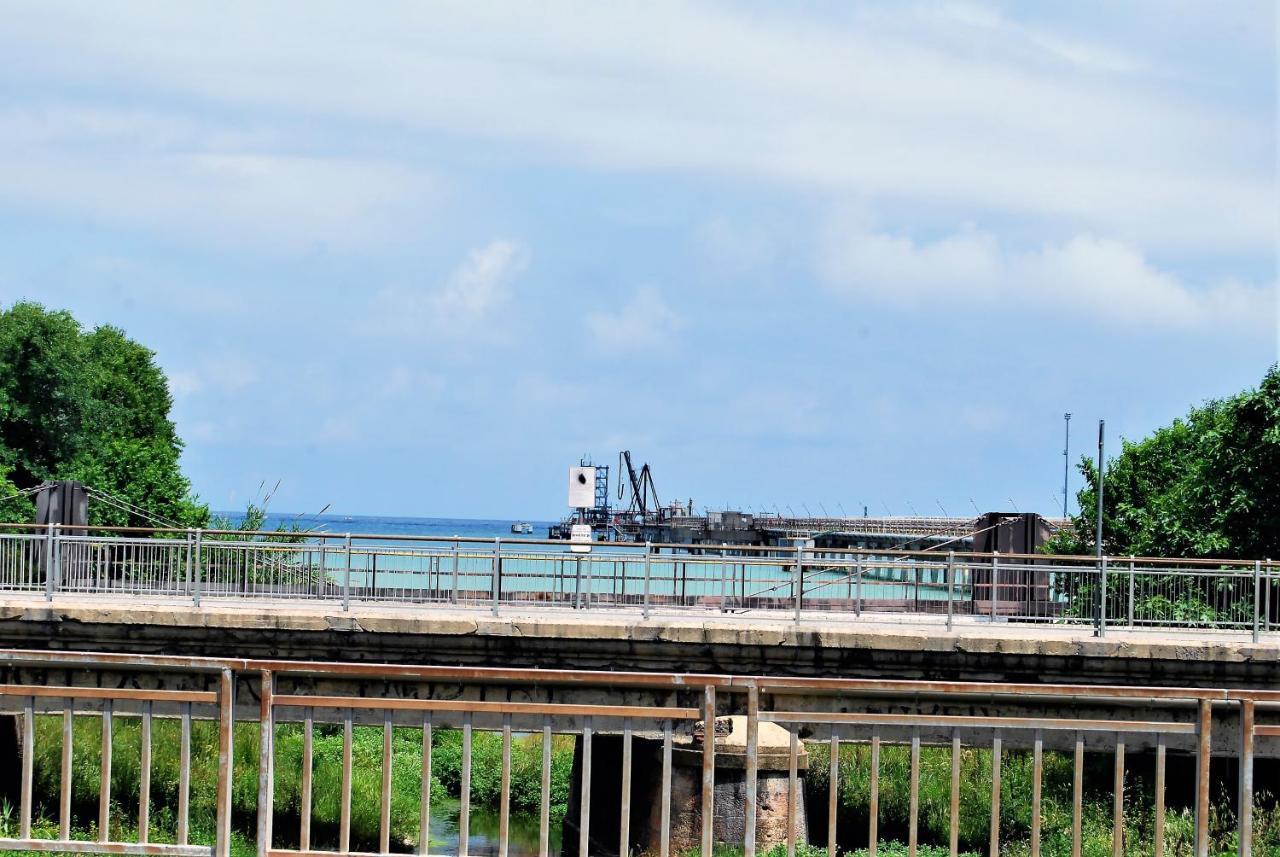 Costa Del Molo - Casa E Lavoro Apartment Vado Ligure Bagian luar foto